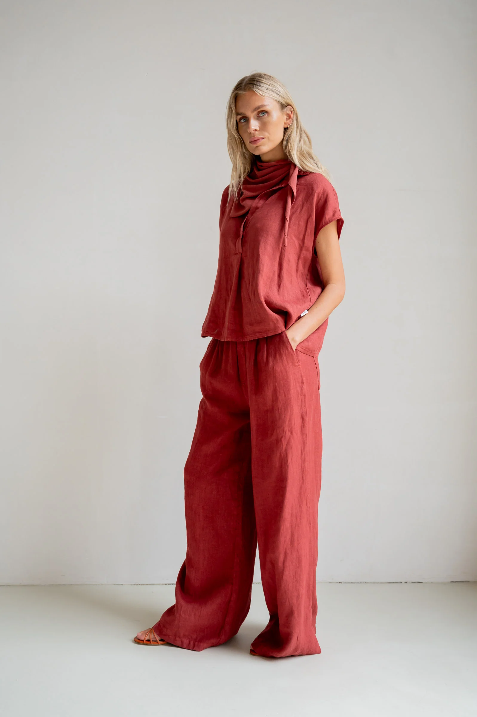 BLOUSE (S26Z848) BURGUNDY - Image 4