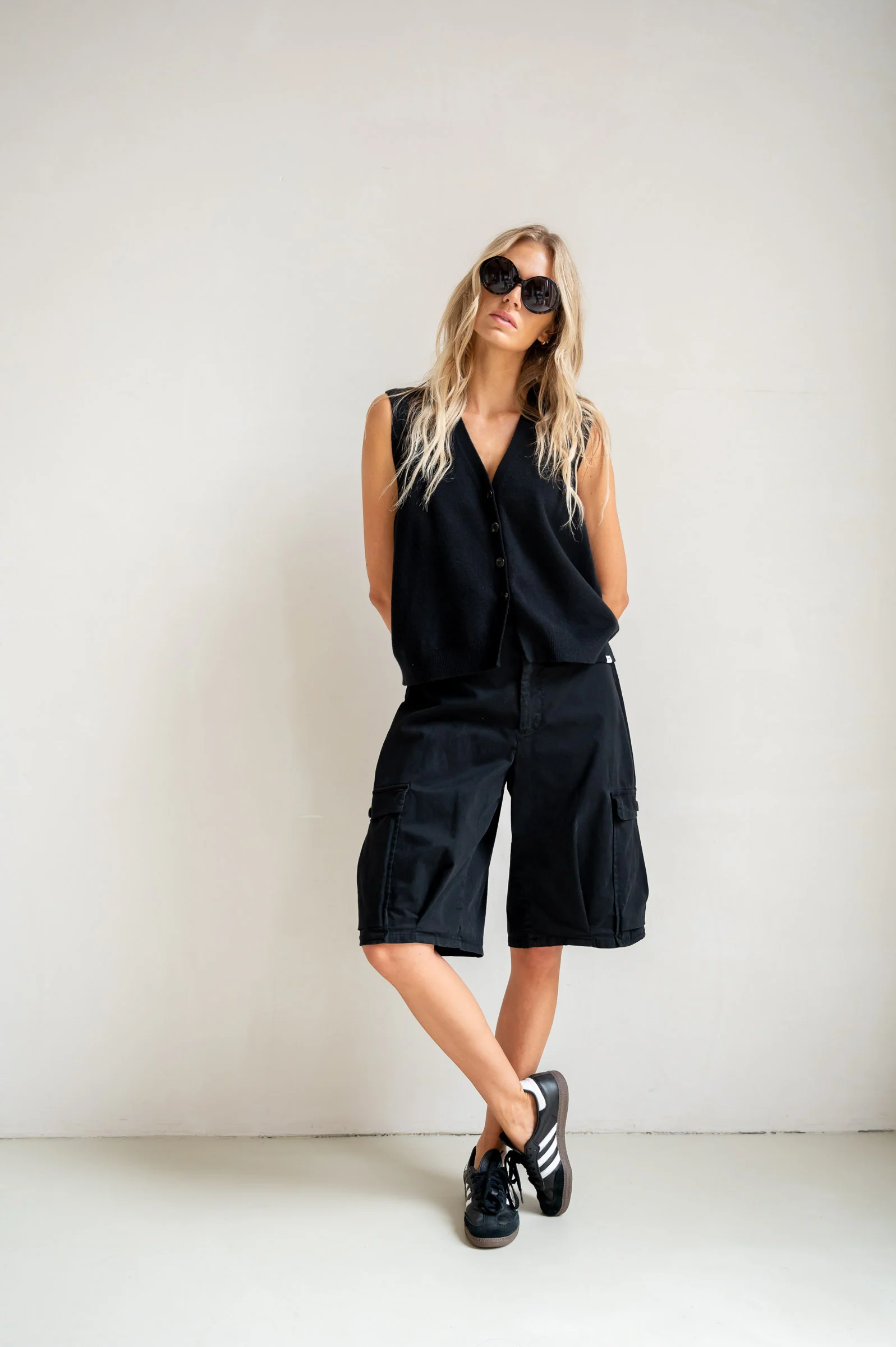 SHORTS (S26Z857) BLACK - Image 5