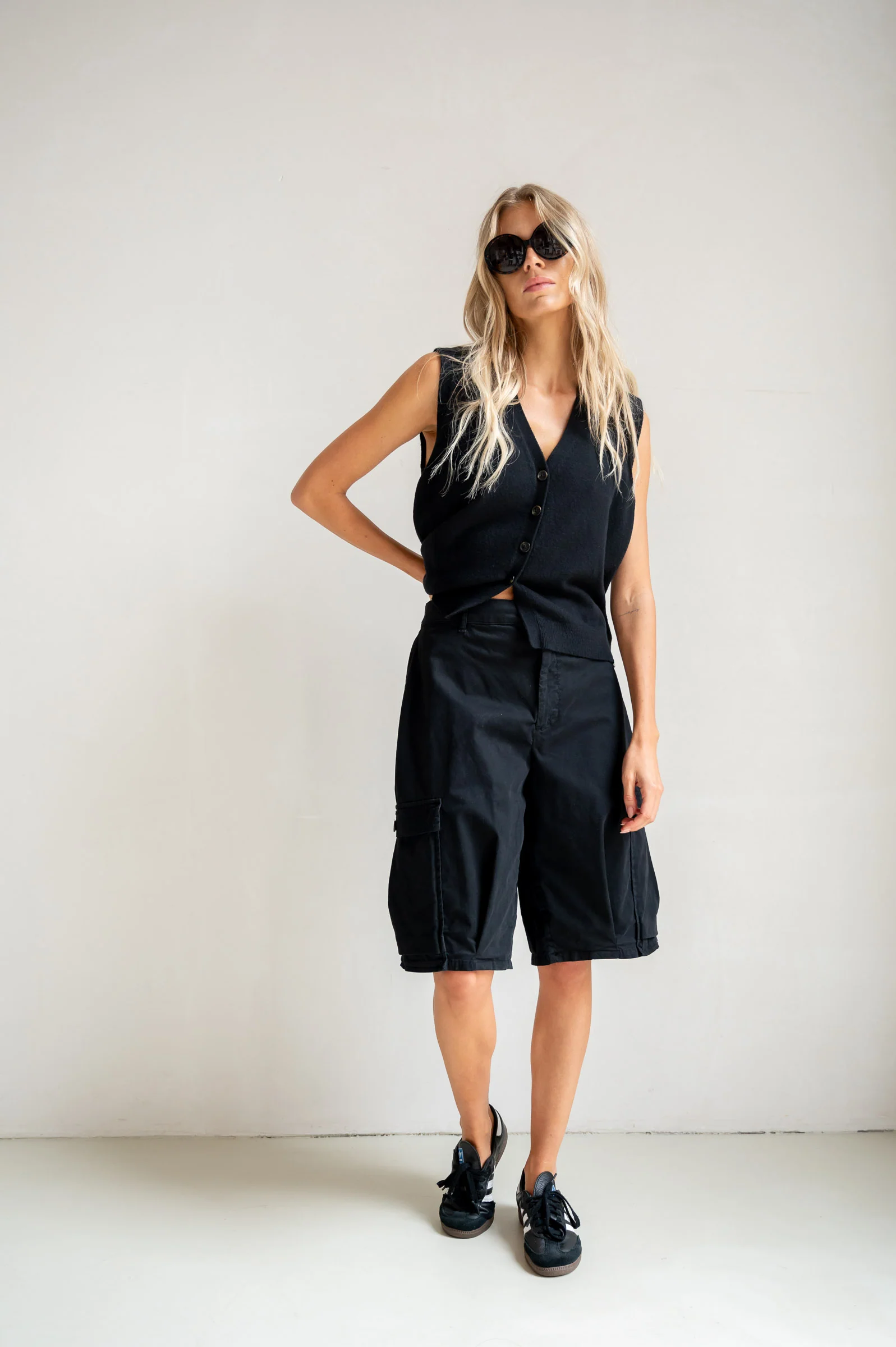 SHORTS (S26Z857) BLACK - Image 6