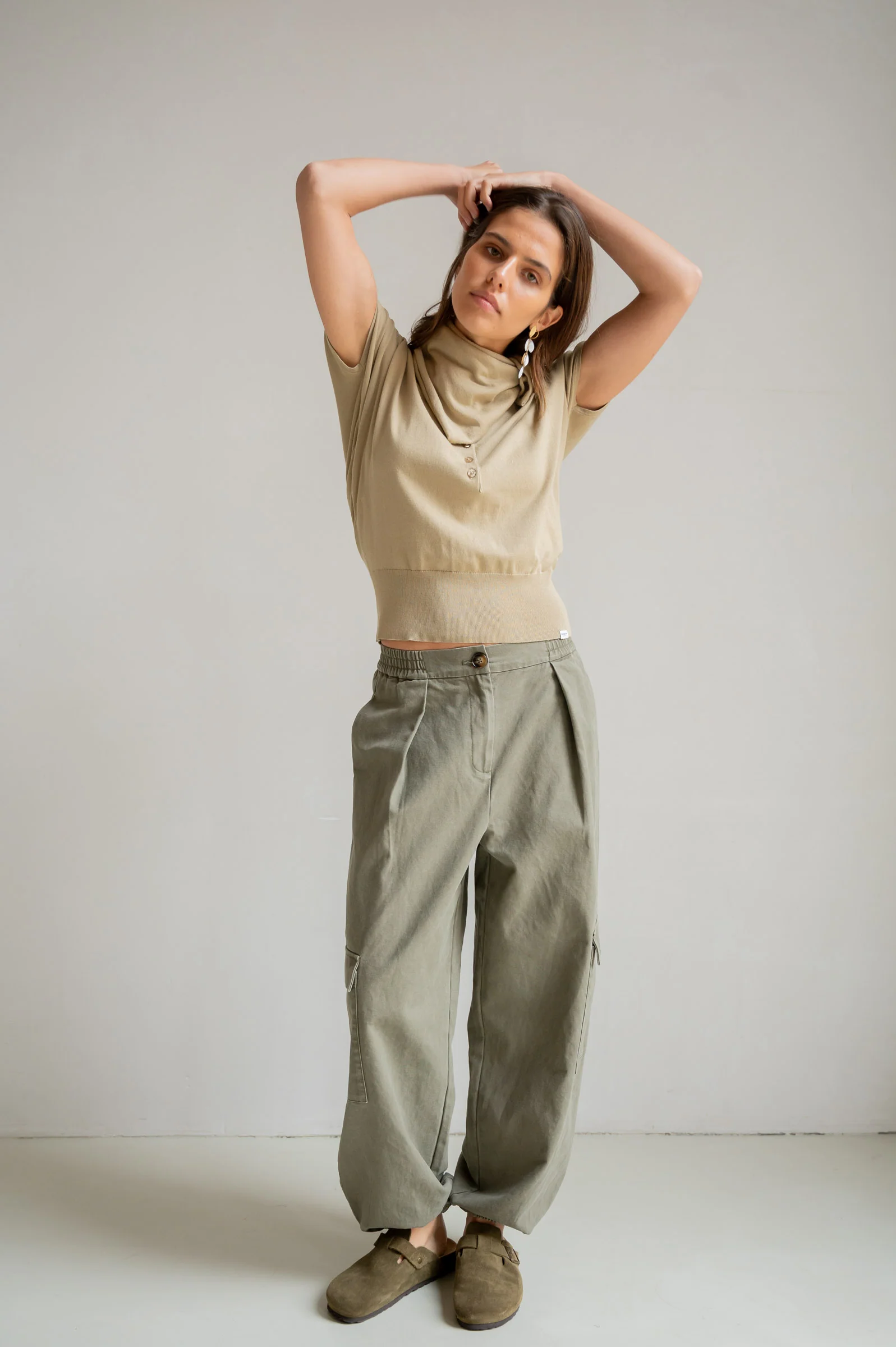 CARGO TROUSERS (S26C354) SAGE - Image 4