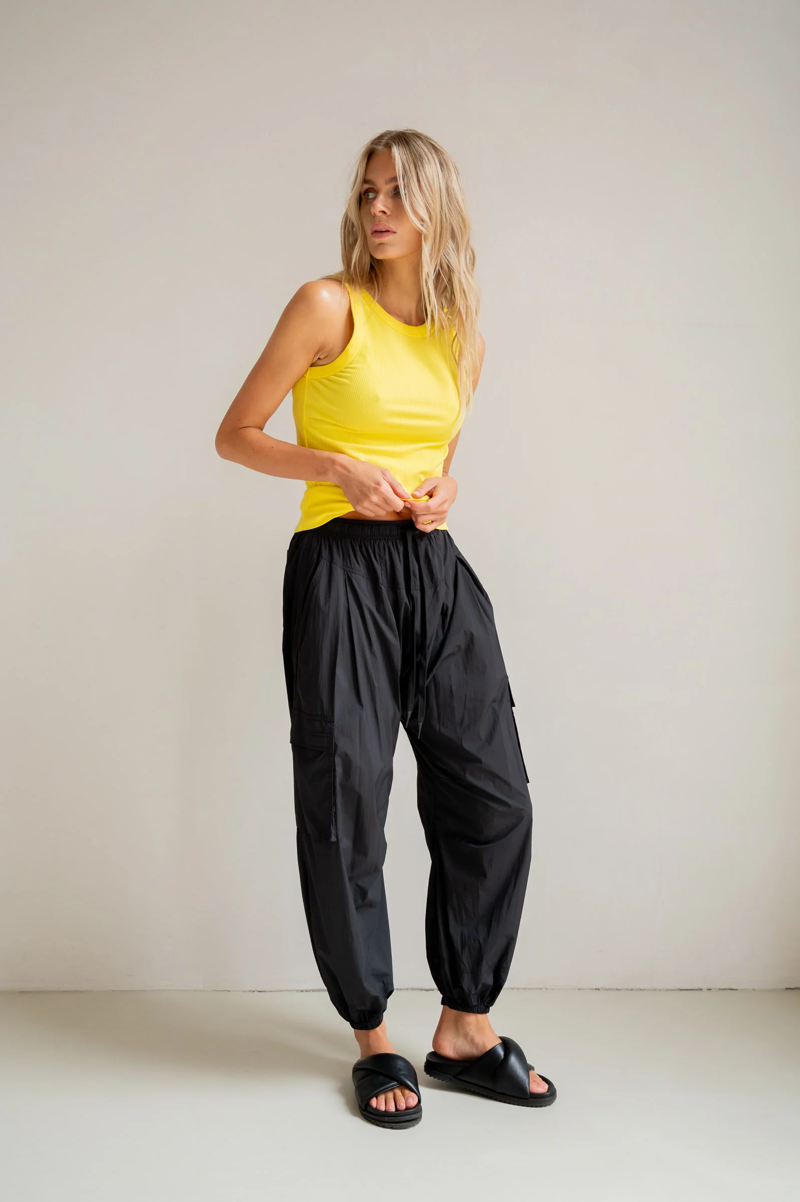 PARACHUTE CARGO TROUSERS (S26C357) BLACK - Image 5