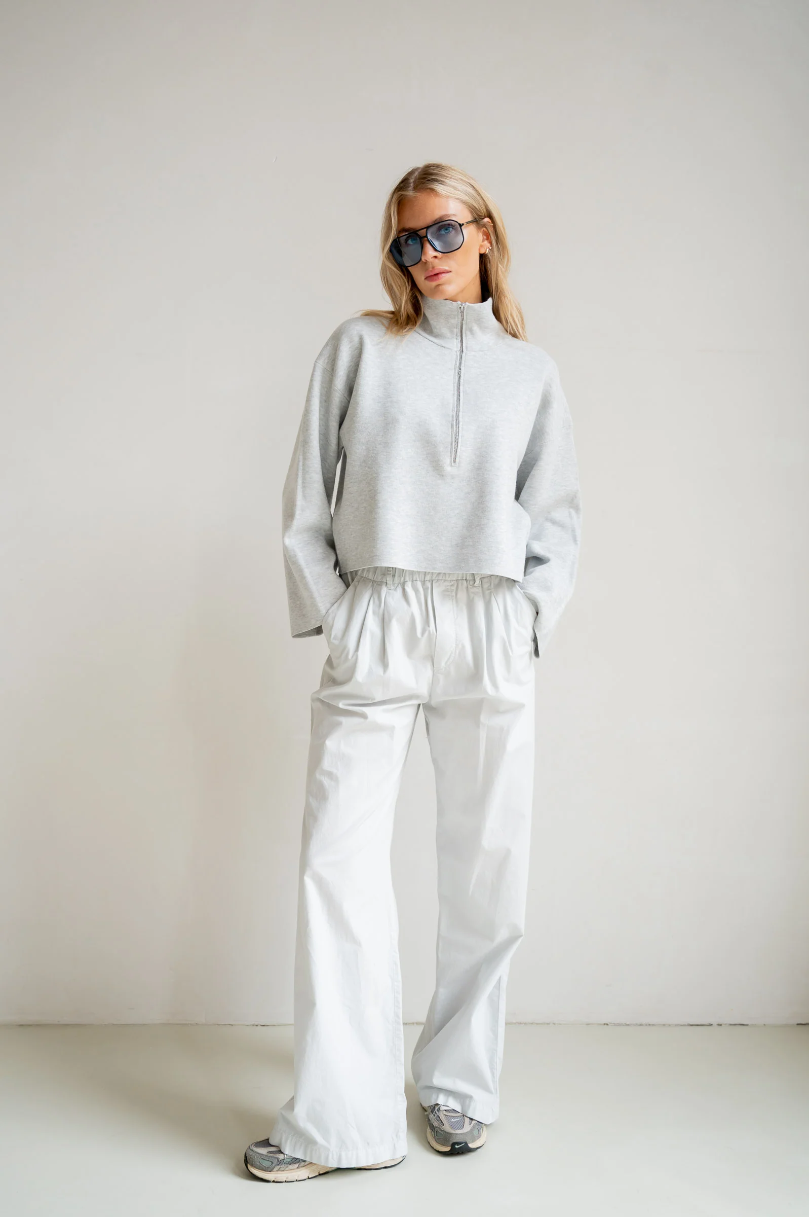 TROUSERS (S26Z838) CHALK - Image 4