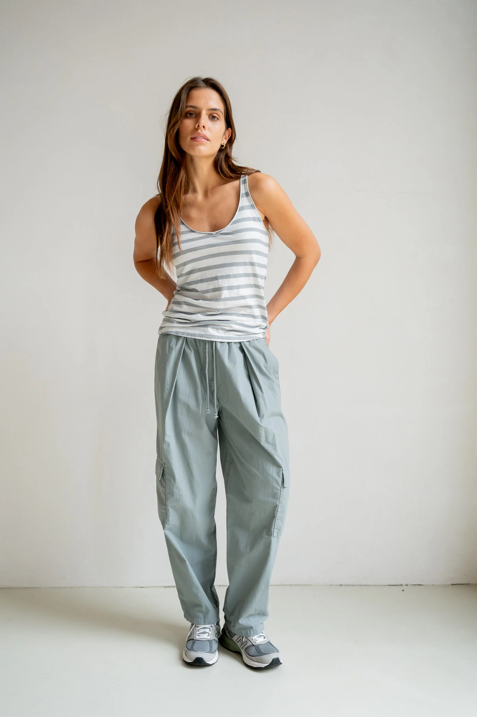 POPLIN CARGO TROUSERS (S26Z839) MONUMENT - Image 4