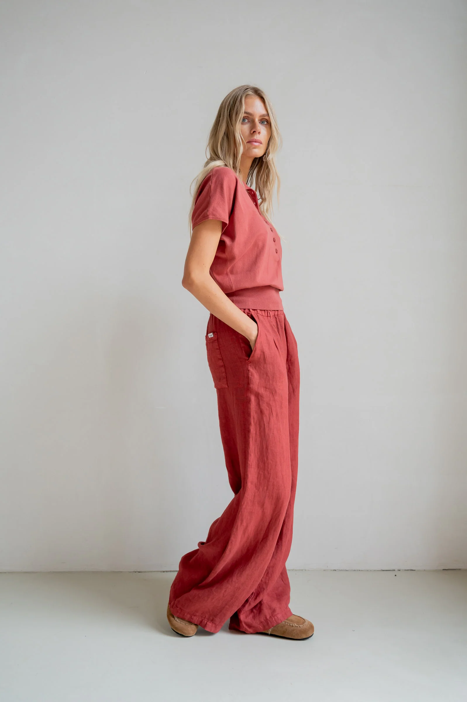 TROUSERS (S26Z844) BURGUNDY - Image 4
